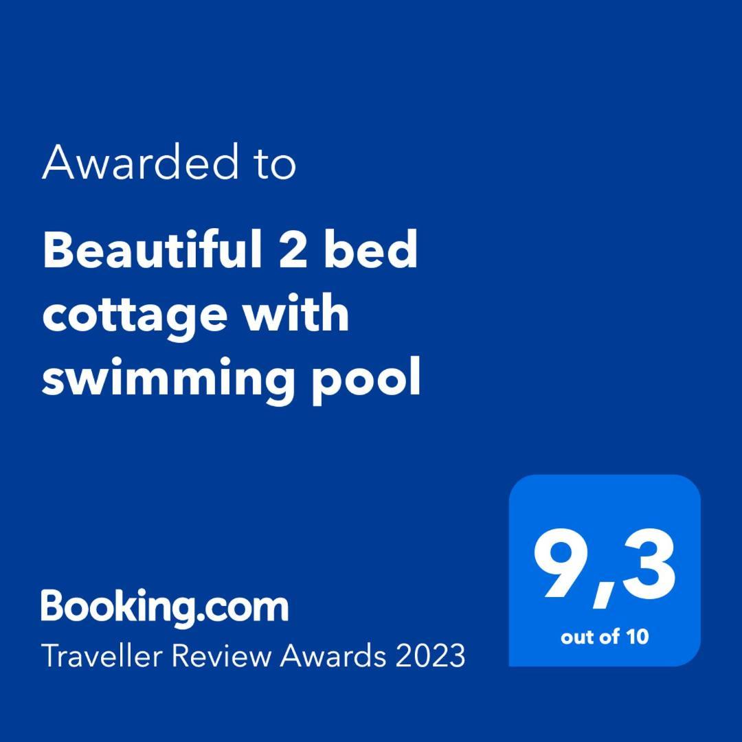 Beautiful 2 Bed Cottage With Swimming Pool Pagéas Szoba fotó